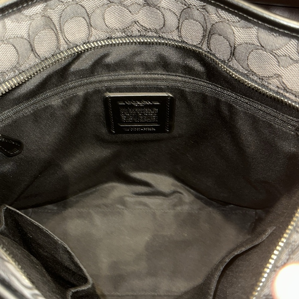 ***SOLD** NWOT Coach Canvas & Leather Signature Gallery Tote - Picture 12 of 15